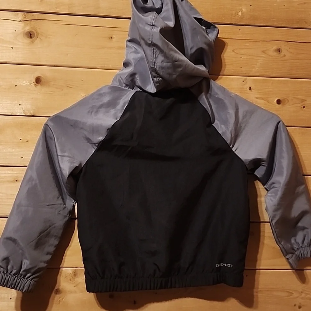 Nike Windbreaker Jacket  Size 2t Unisex